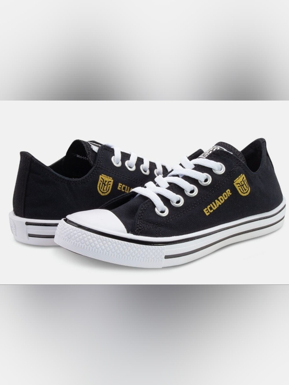 Ecuador Black Canvas Low-Top Sneakers with White Trim Size 37 Women 6.5